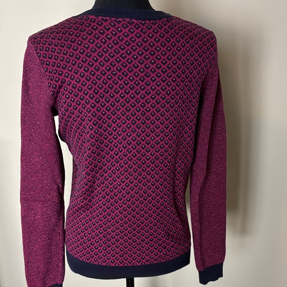 Tommy Hilfiger Women's V-Neck Metalic Patterned Sweater - Purple and Navy EUC - Picture 6 of 8